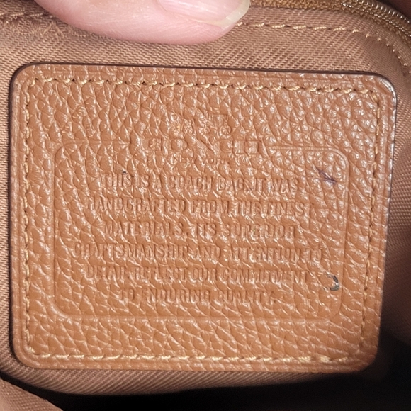 Coach Turnlock Pebbled Leather Hobo Bag. - Picture 14 of 16